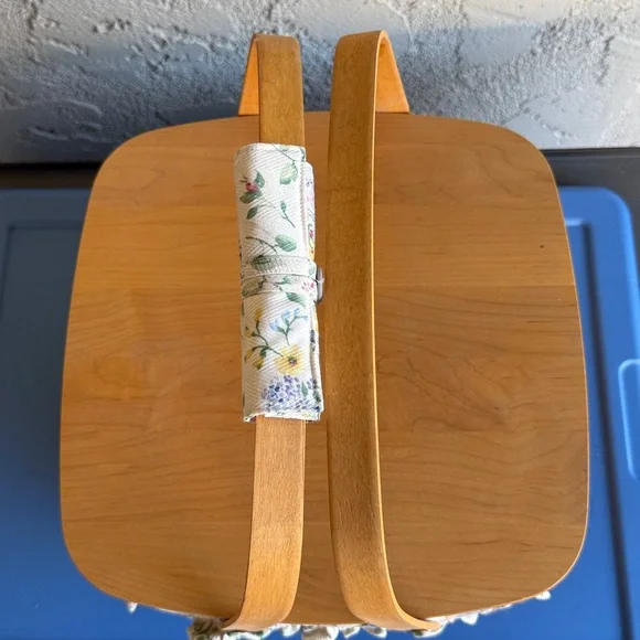 Longaberger Cake Basket and Lid - Picture 2 of 11